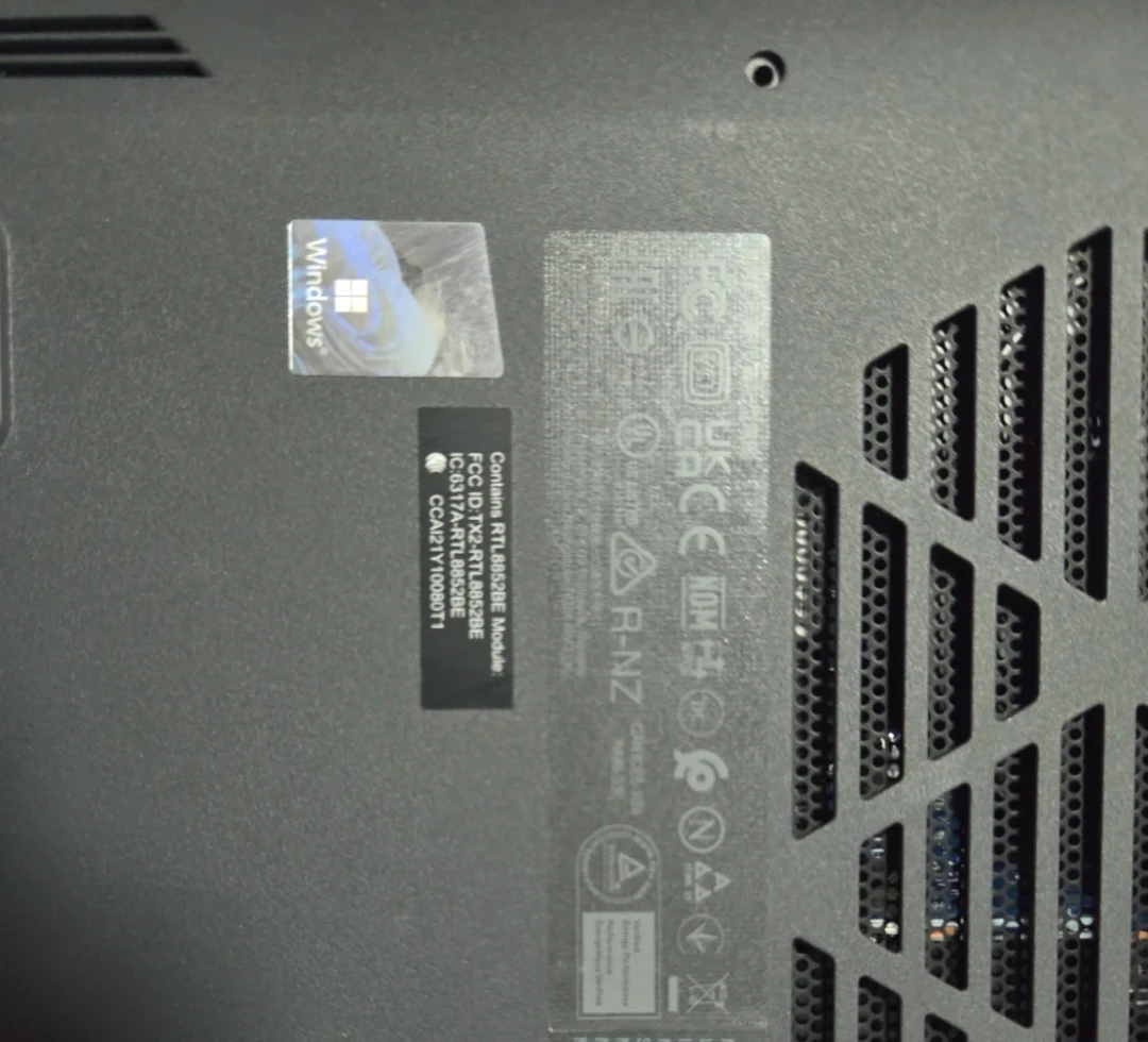 Lenovo LOQ 15IRH8 Laptop