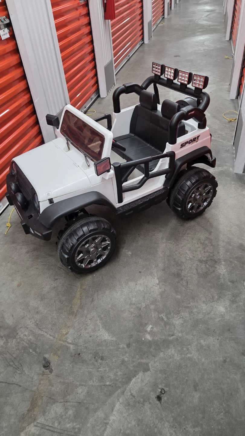 White Kids Ride-On "SPORT" Electric Car - photo 3