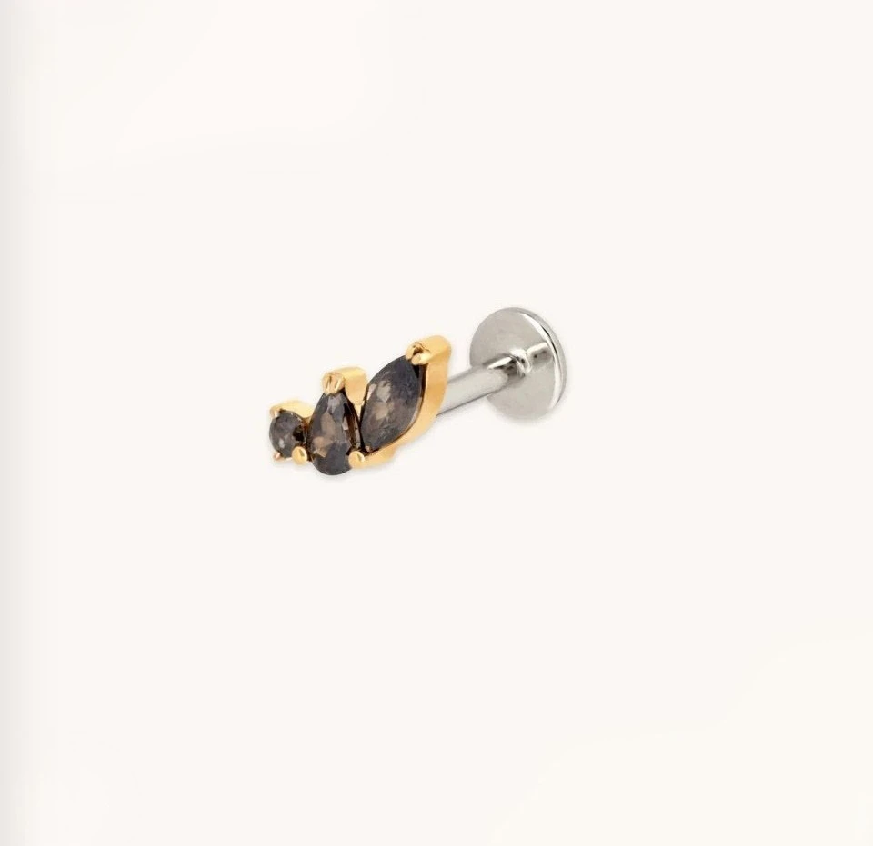 *NEW* Astrid & Miyu Black Cluster Titanium Piercing Stud in Gold