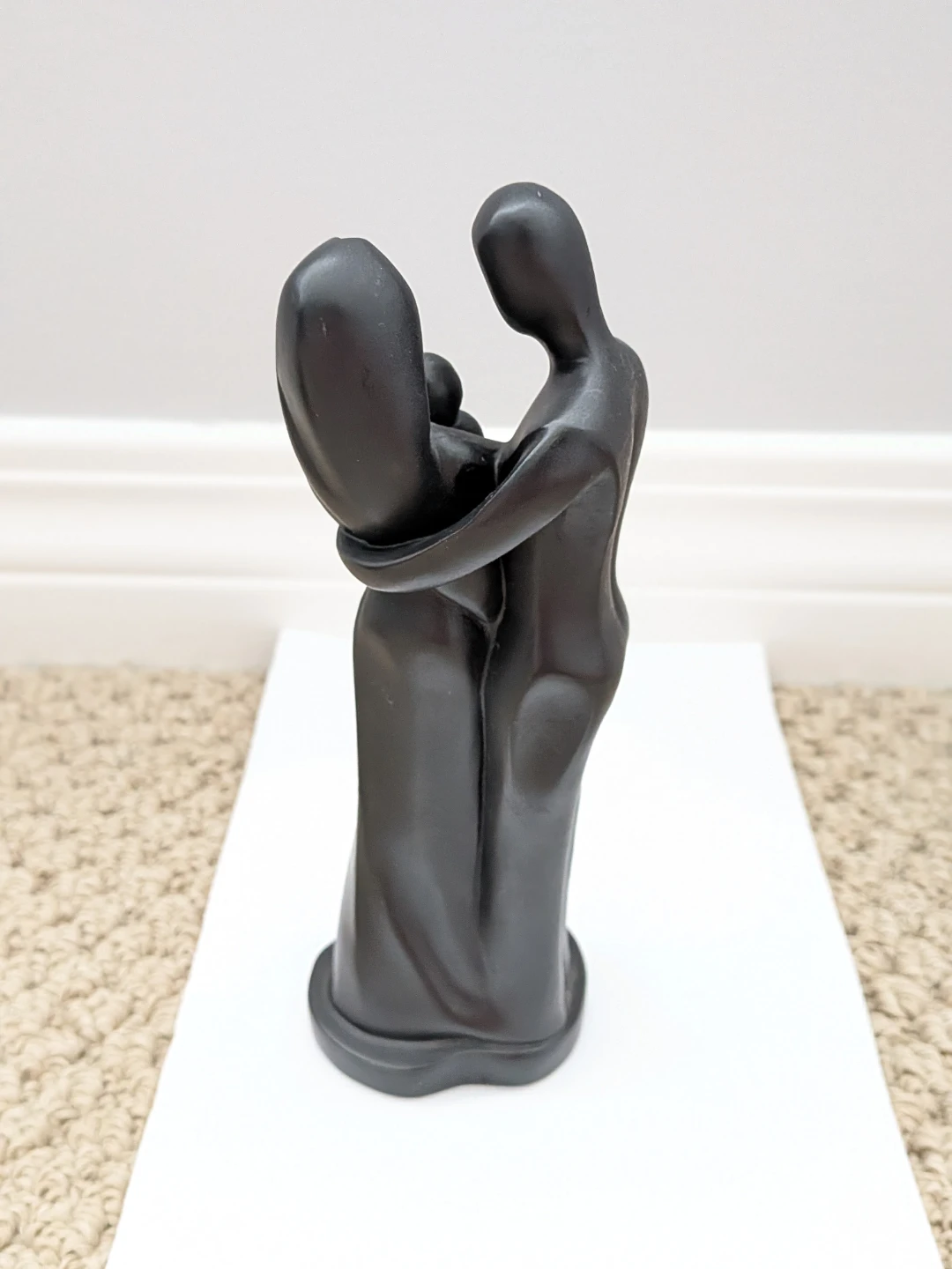 Father Mother Child Statue - photo 5