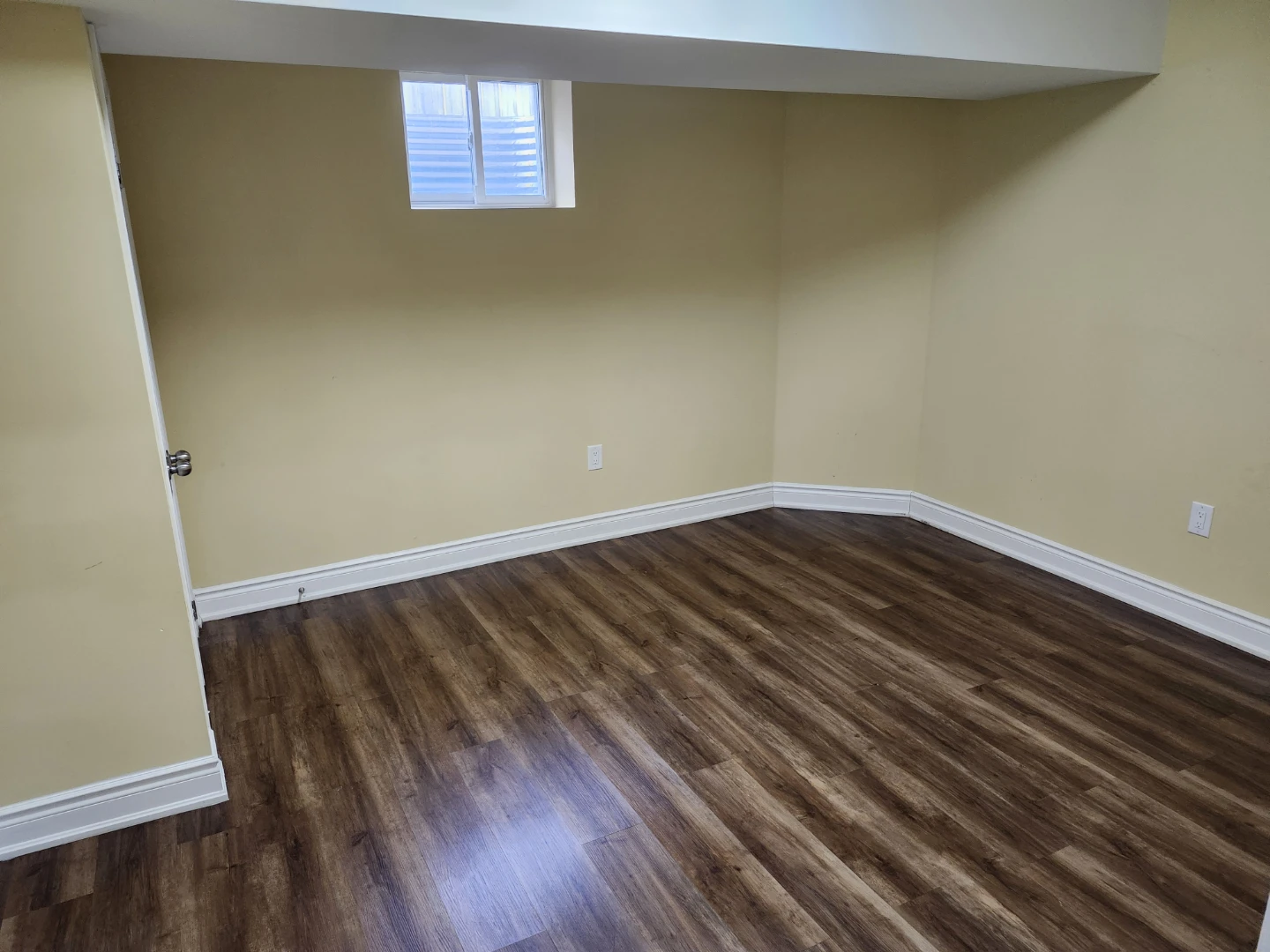Shared One Bedroom in a Basement Apartment - photo 3