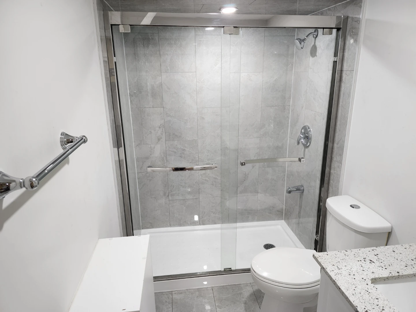 Shared One Bedroom in a Basement Apartment - photo 5