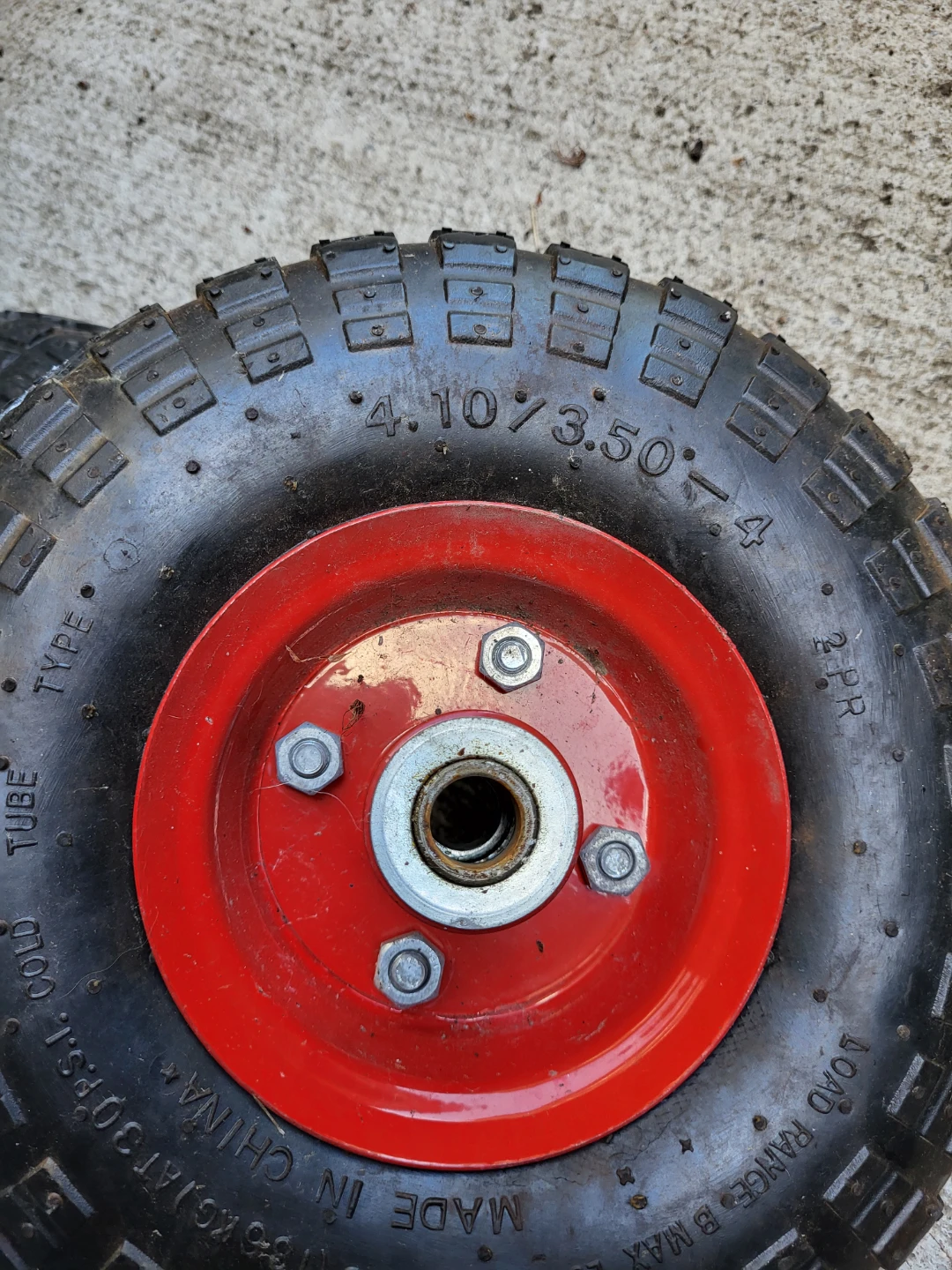 Two pneumatic wheels - photo 2