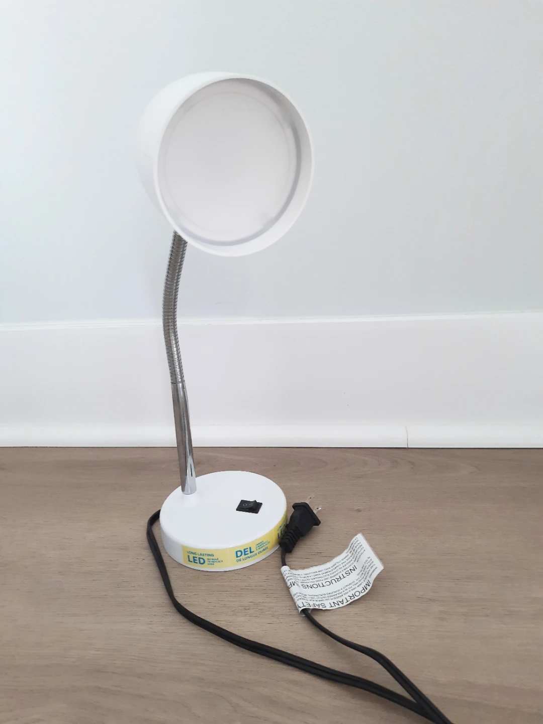 White LED Desk Lamp with Flexible Gooseneck - photo 2