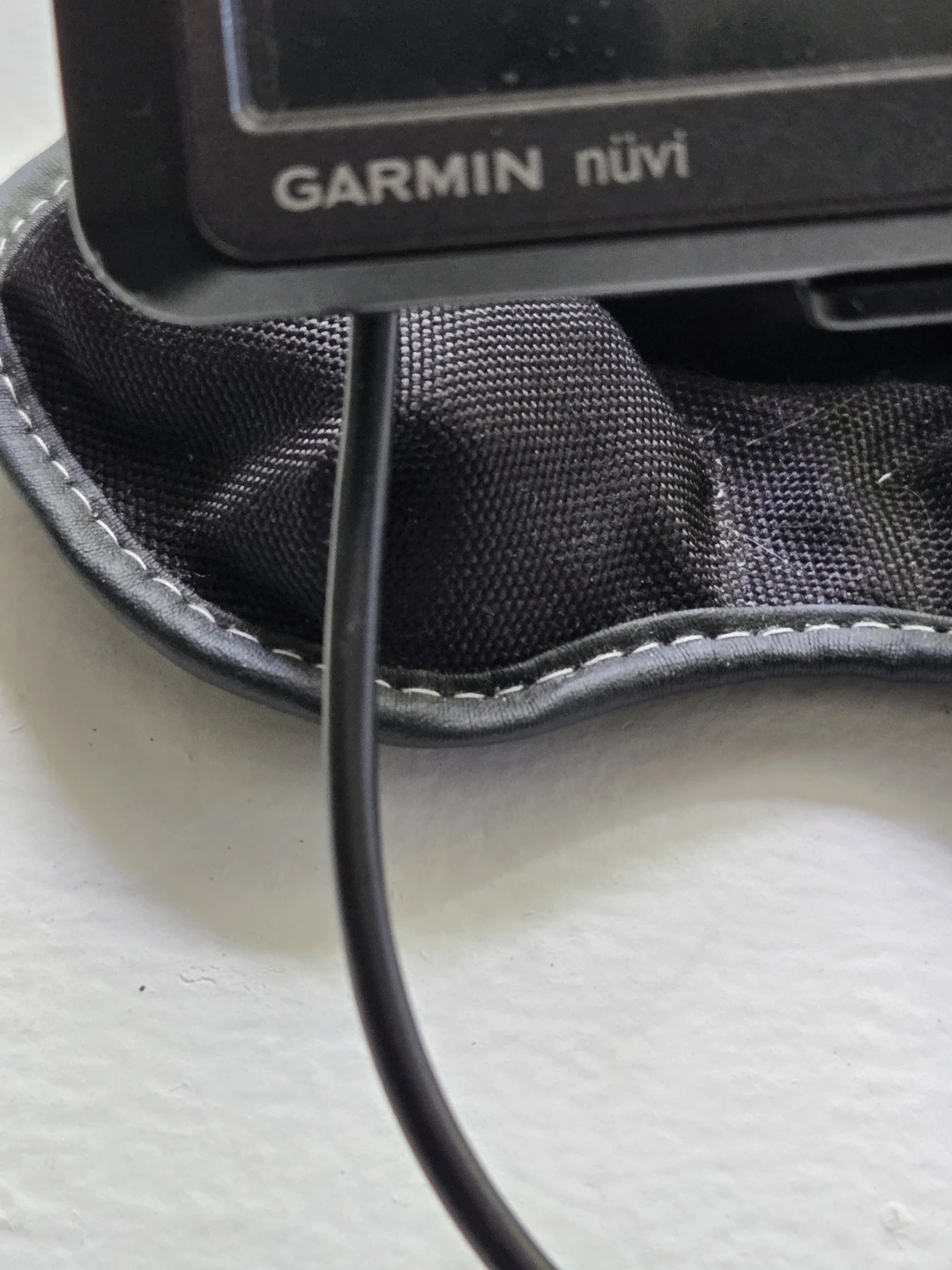 GARMIN Nuvi GPS/ Portable Mount / Car Charger / UBS Cord - photo 2
