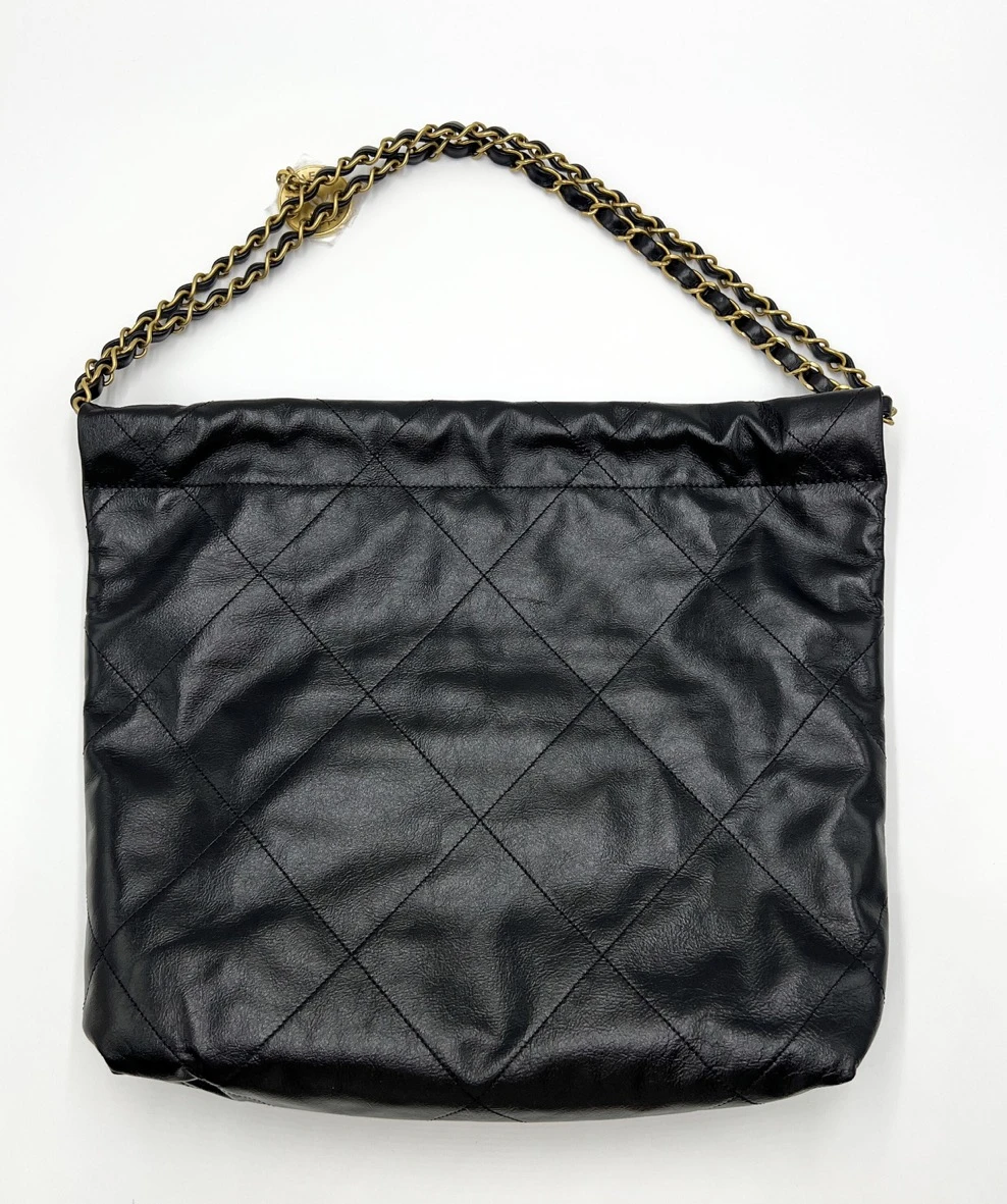 CHANEL Black Quilted Leather Shoulder Bag - photo 3