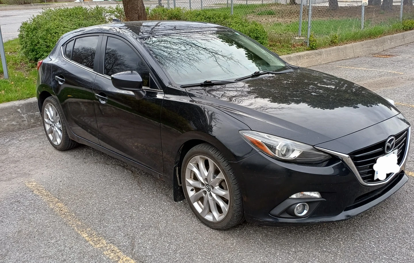 Black Mazda 3 Hatchback - photo 2