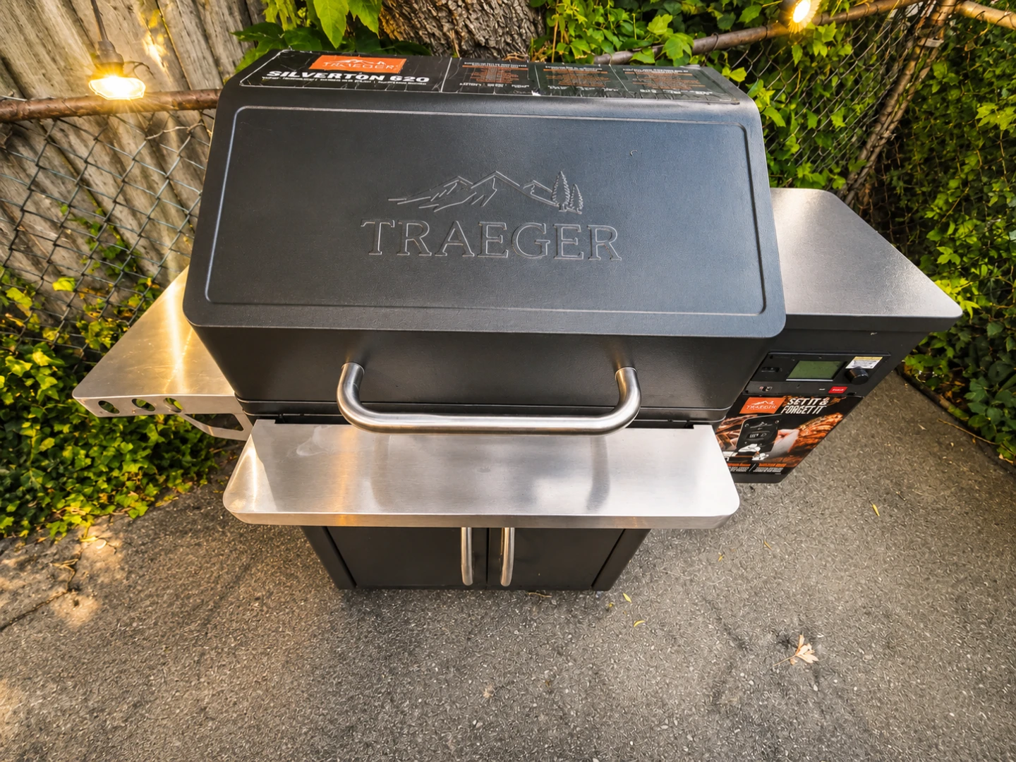 Traeger Silverton 620 Wood Fired Grill