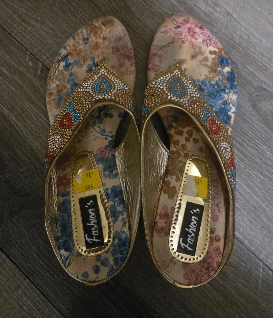 New Fashion's Women's Embellished Flip Flops Size 6 - photo 3