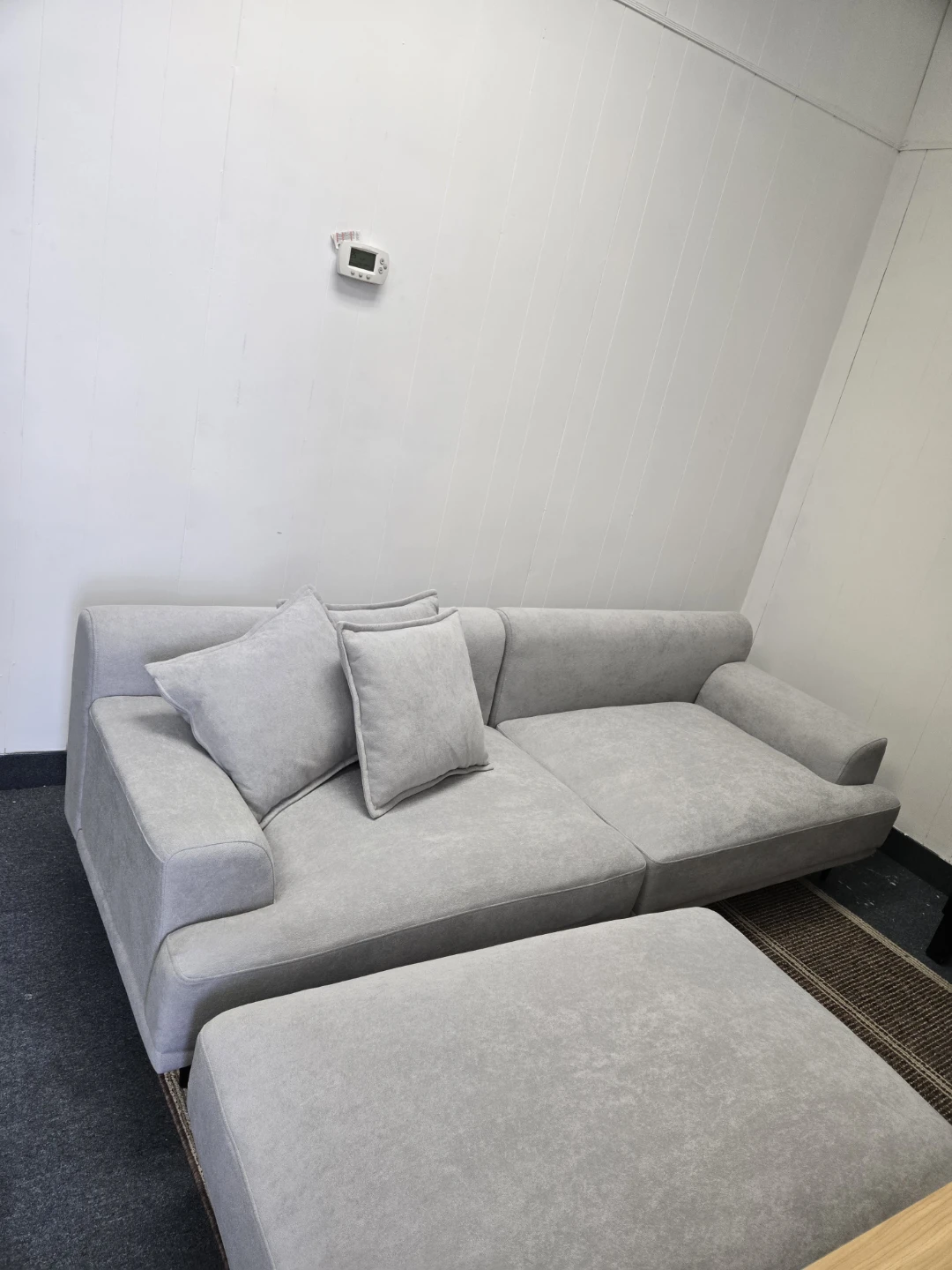 Light Grey Sectional Sofa with Ottoman - photo 4