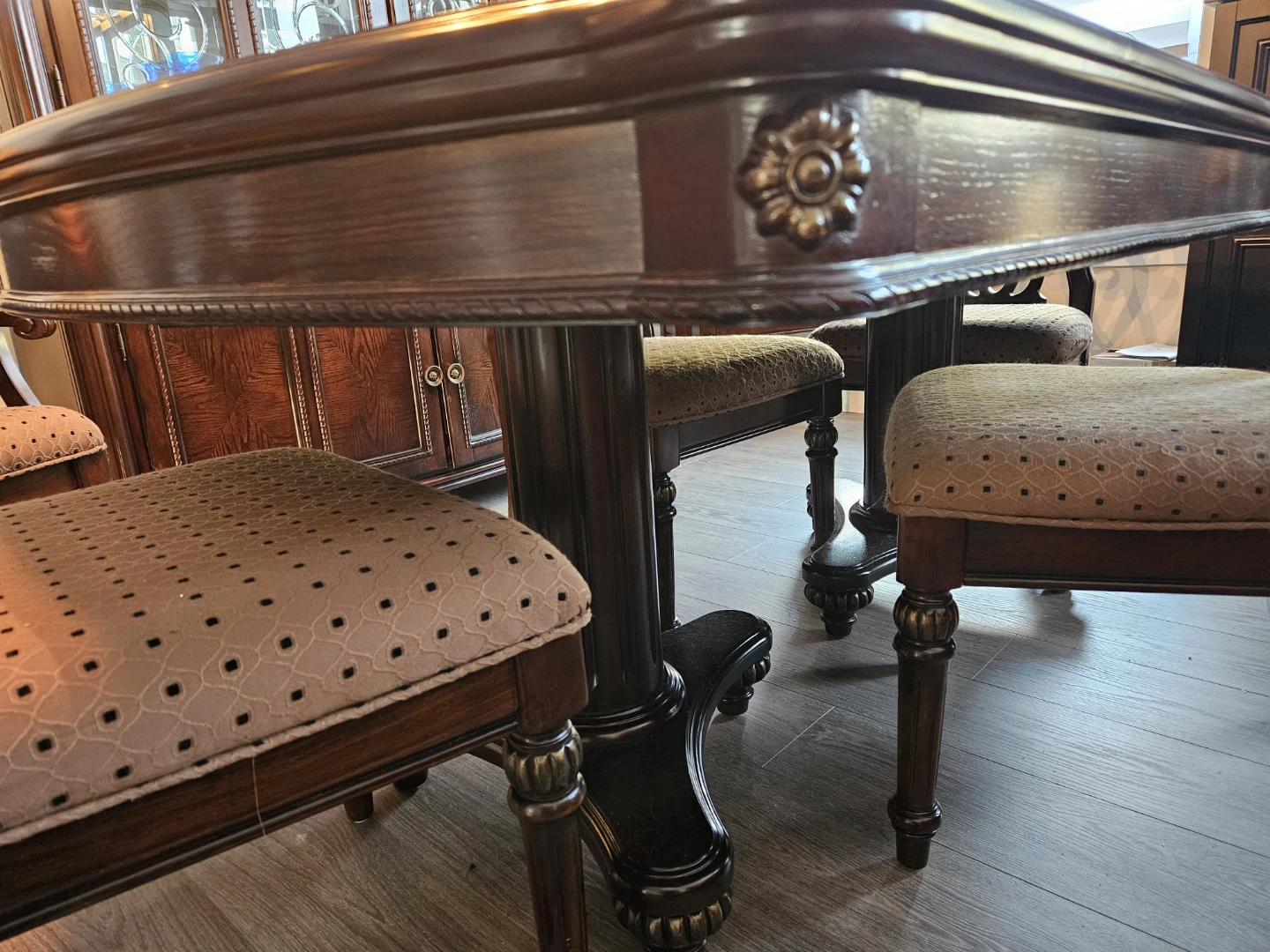 Dinning room table and buffet - photo 2