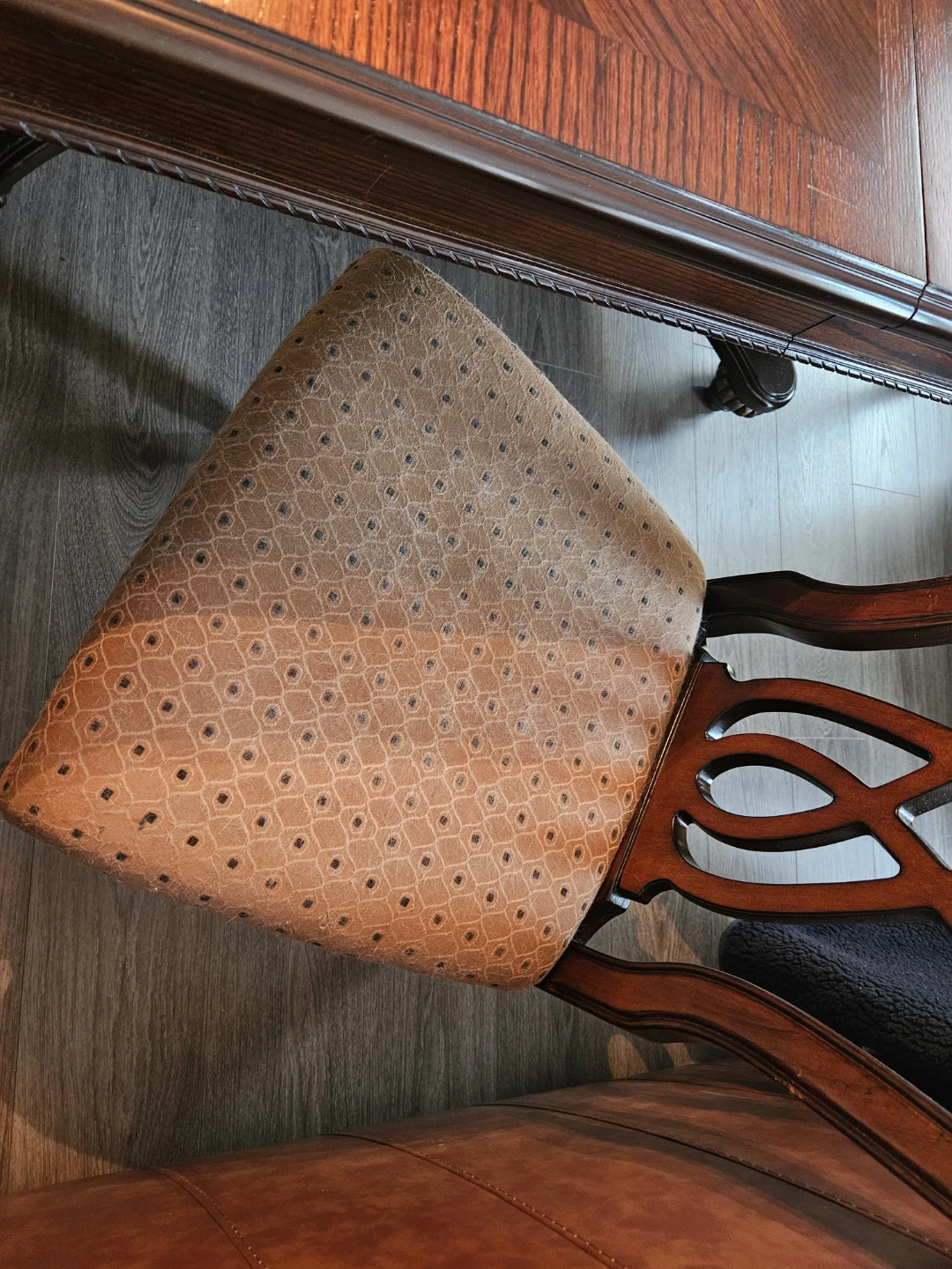 Dinning room table and buffet - photo 5