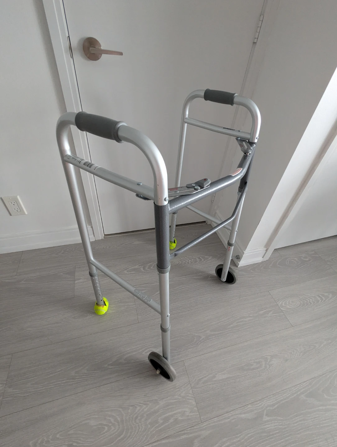 Guardian Folding 2 Wheels Walker - photo 2