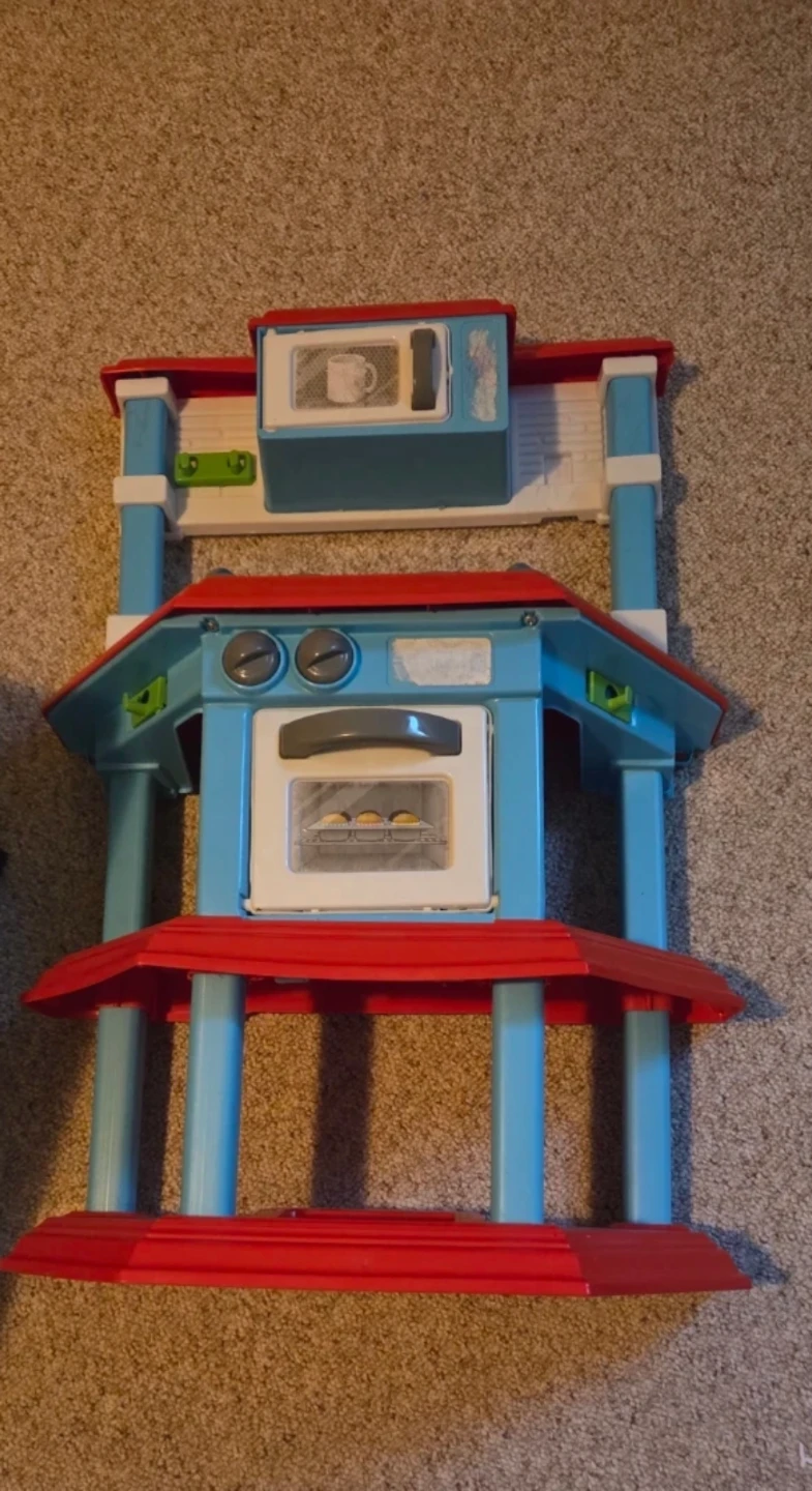Kid's Play Kitchen Set also large dog bed - photo 4