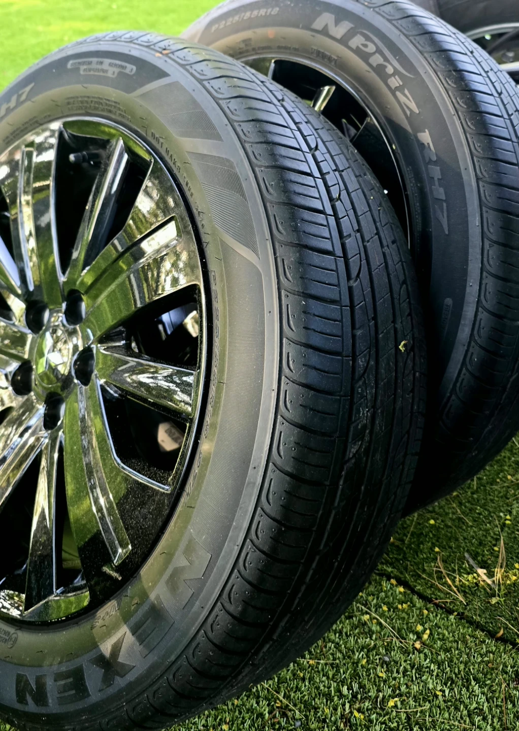 P225/55R18 Tires (Set of 4) on Shiny/Sporty Black Alloys - photo 2