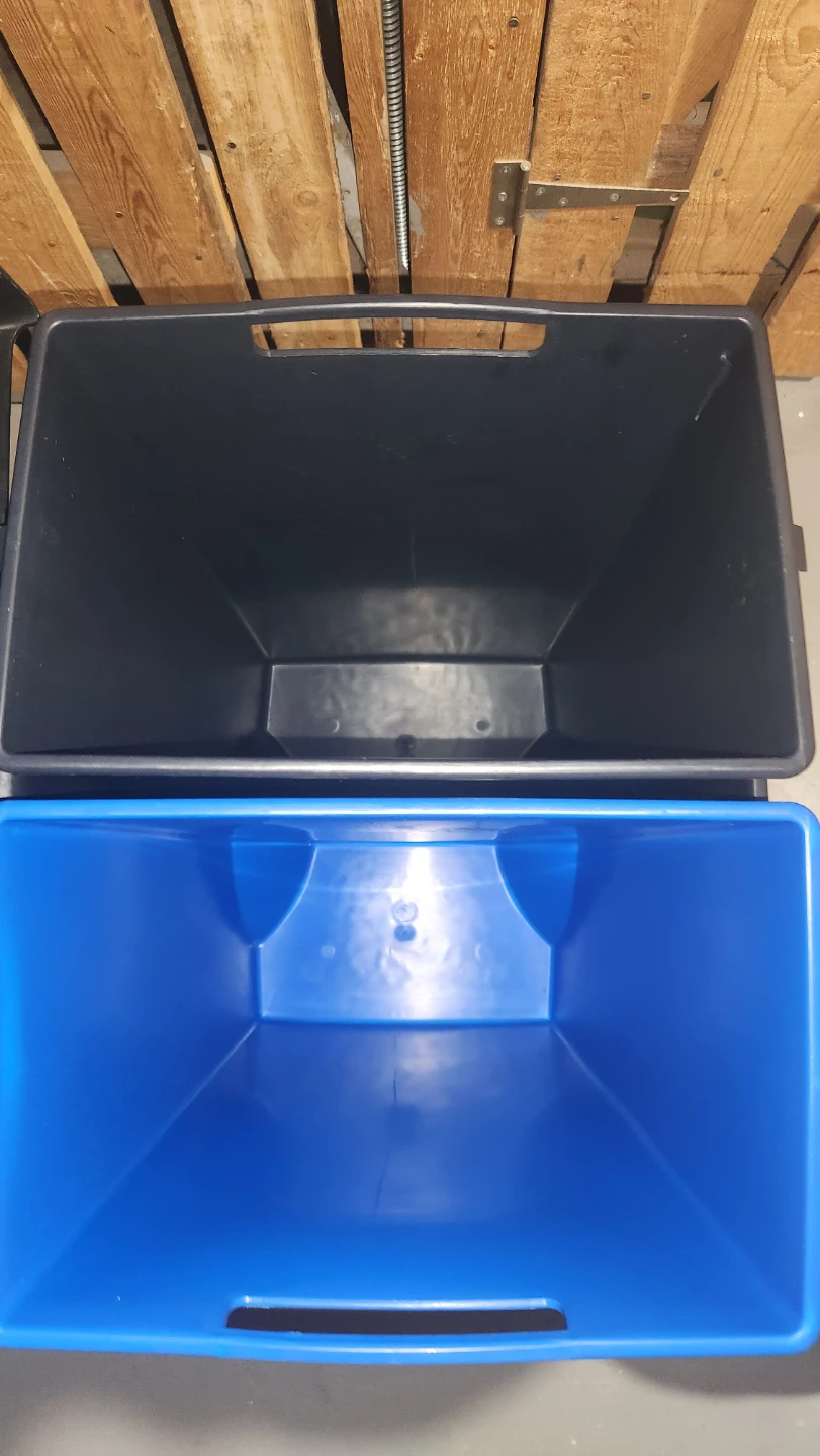 50L Dual Compartment Step Can Waste Bin $25 or best offer - photo 2