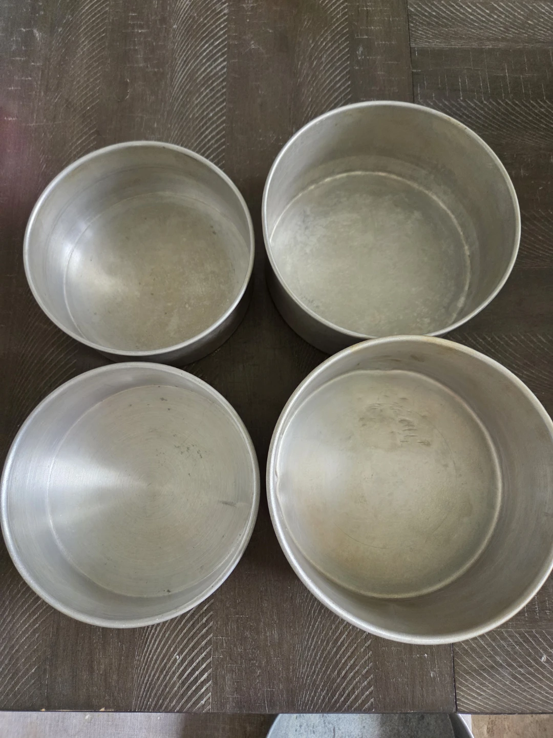 Set of 4 Round Cake Pans