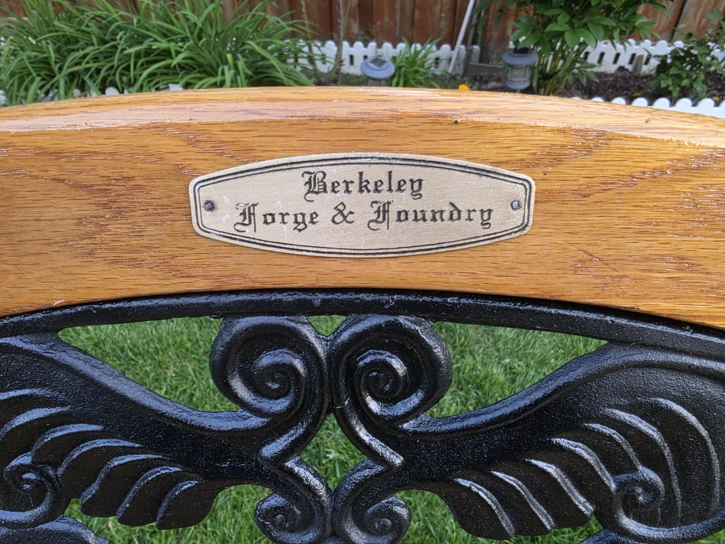 Berkeley Forge & Foundry Garden Bench - photo 4