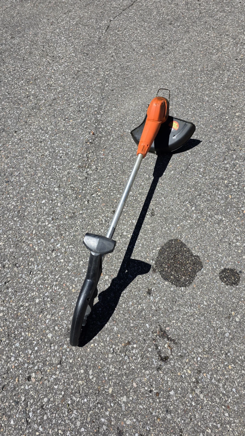 Black & Decker String Trimmer - photo 3