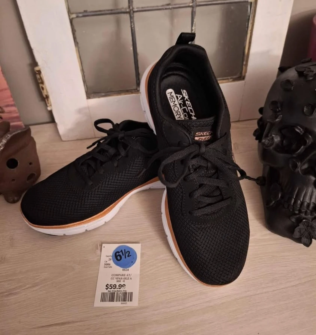Skechers Women's Black Running Shoes Size 6.5