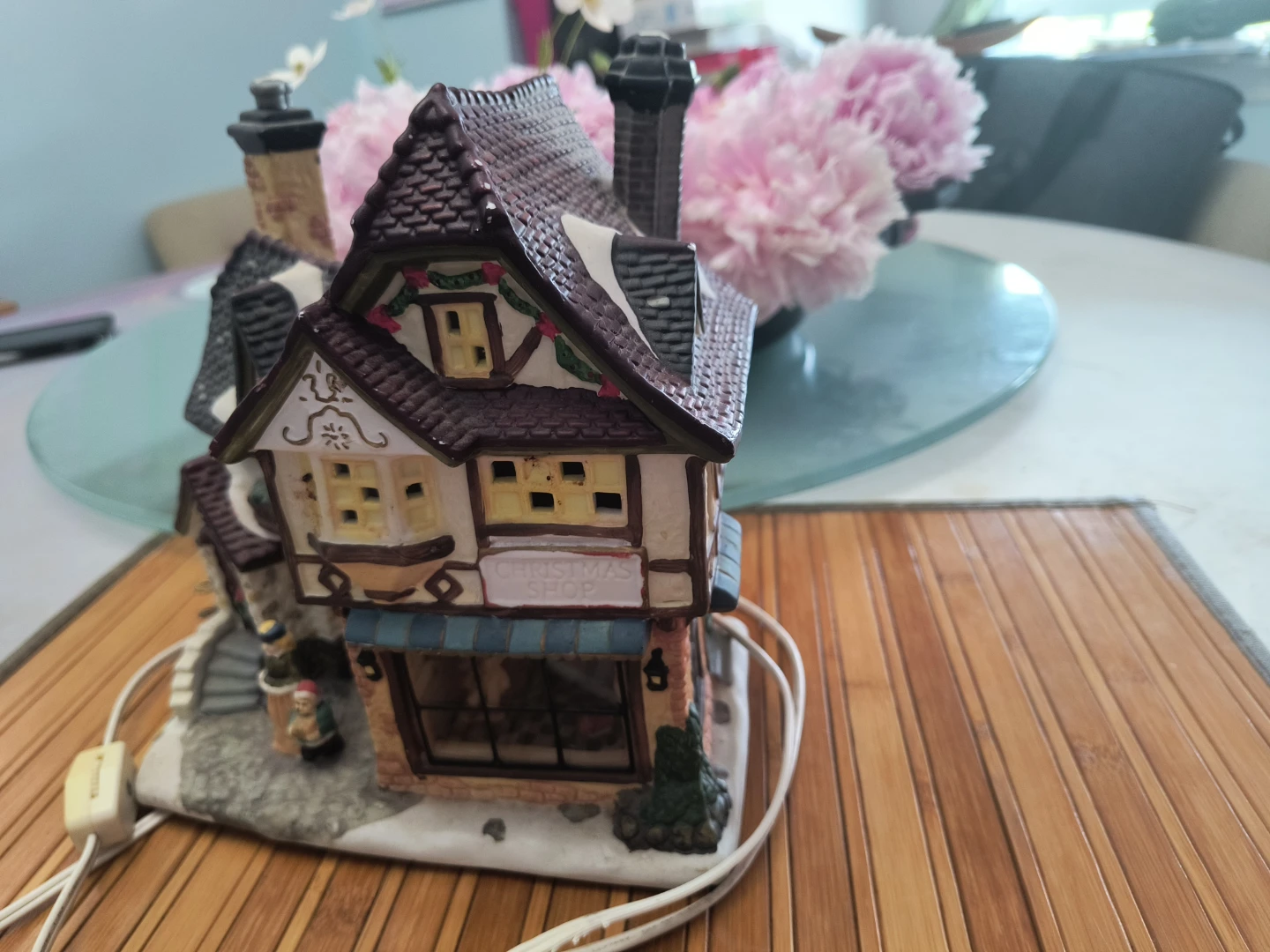 Light-Up Christmas Village House Decoration - photo 2