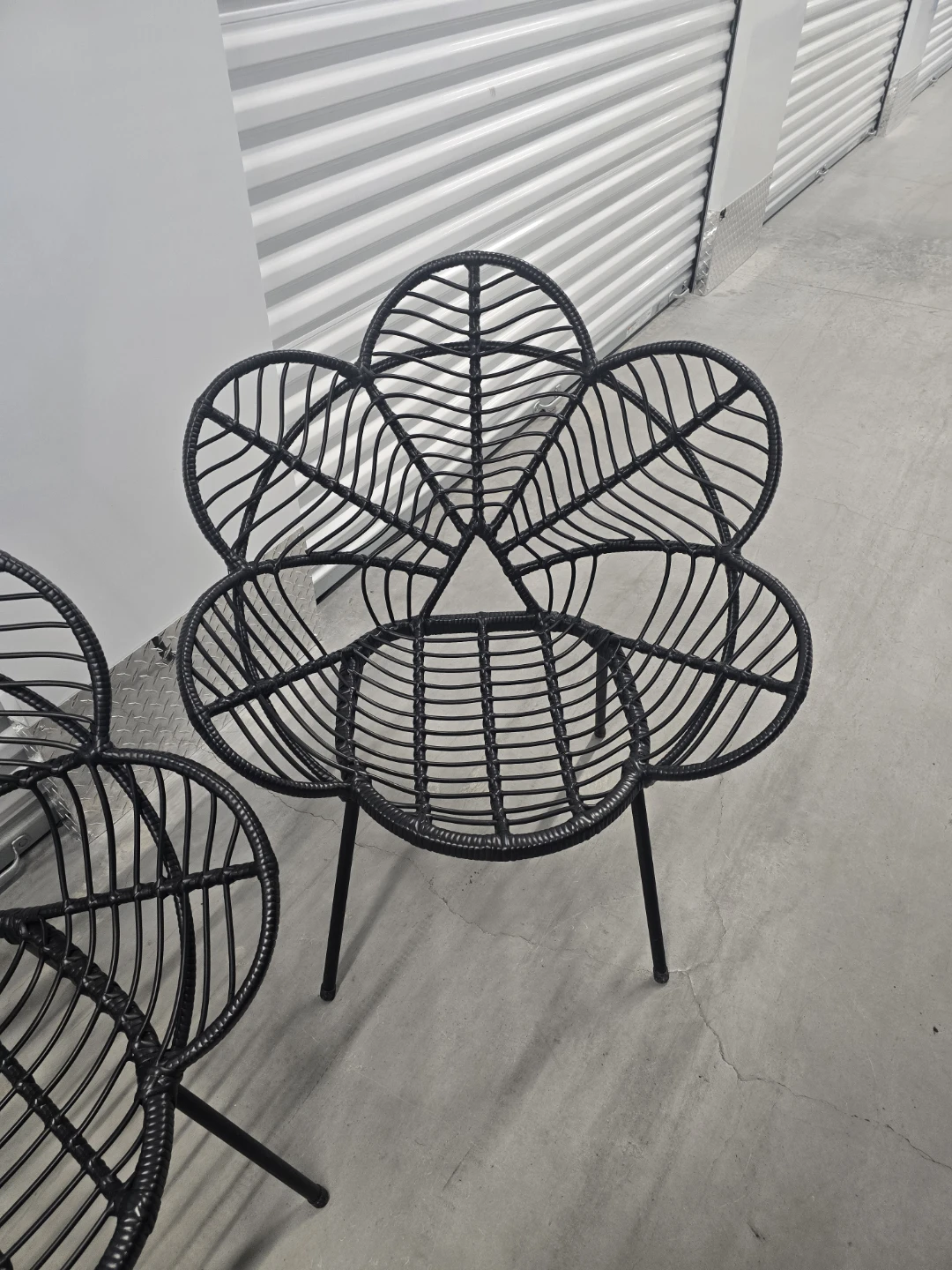 Black Flower-Shaped Chairs (Set of 3 - photo 2