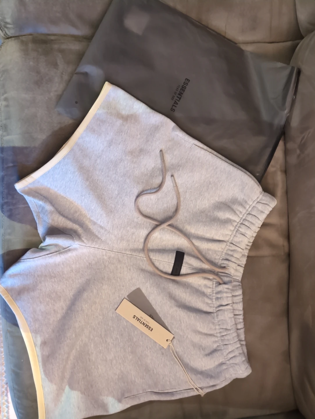 FEAR OF GOD ESSENTIALS Sweat Shorts Grey