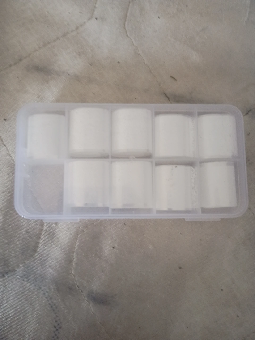 ⚽10 White Cotton Swab Rolls in Case