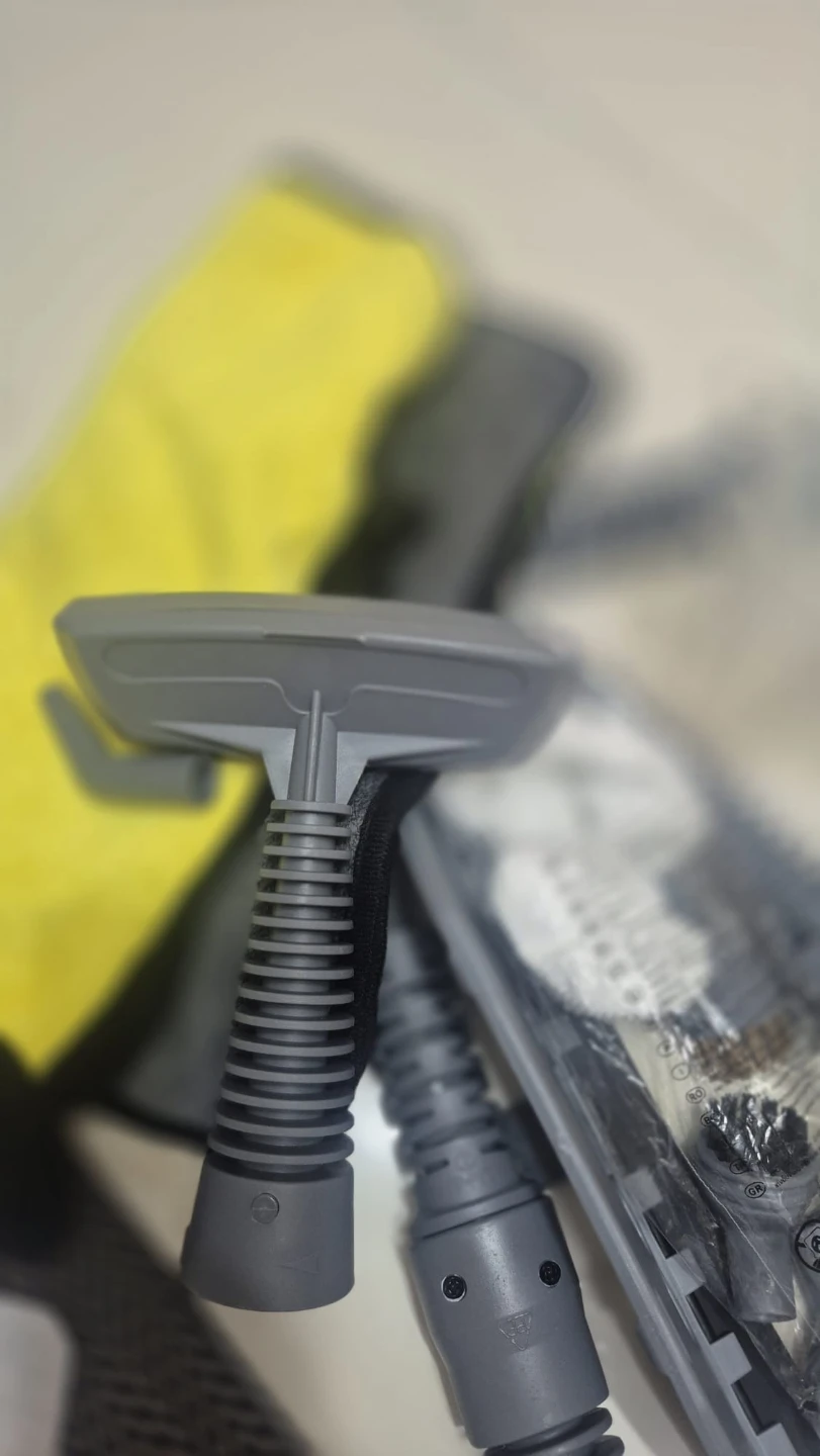 Suu66 High Pressure Handheld Steamer with Accessories - photo 3