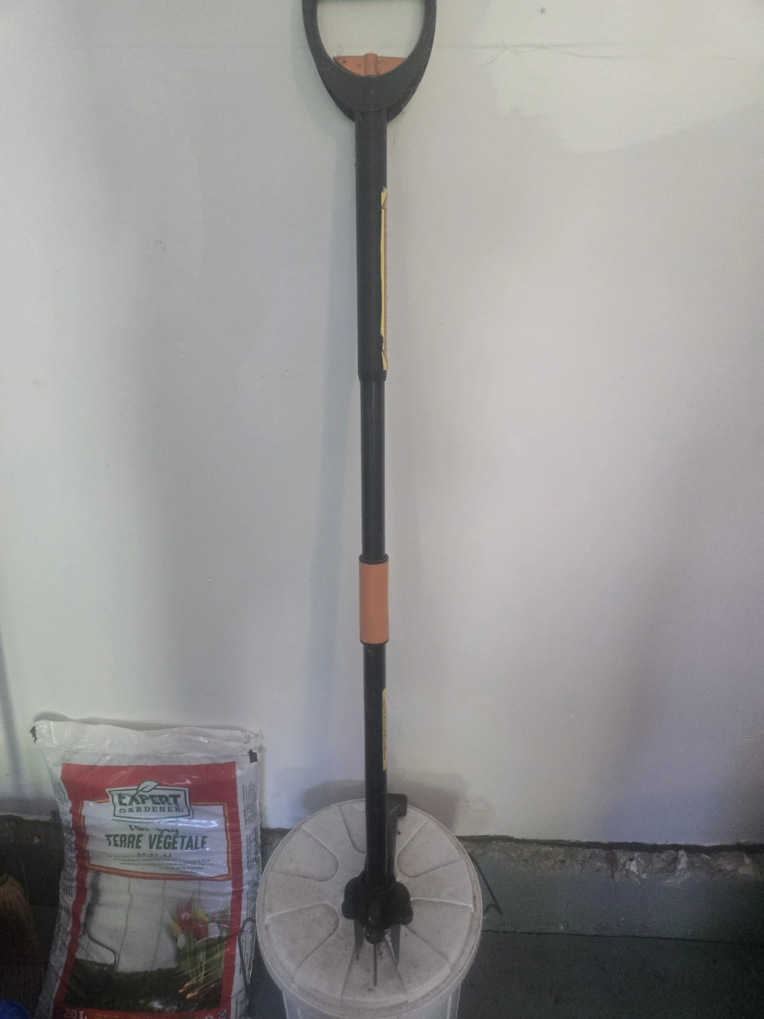 Weed plucker