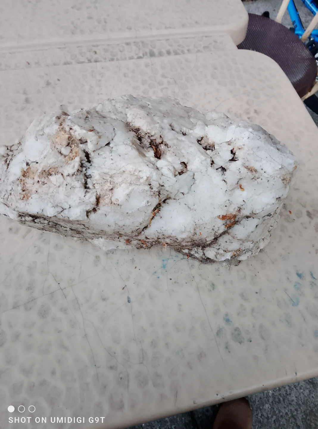 Large Natural Quartz Rock Specimen - photo 2