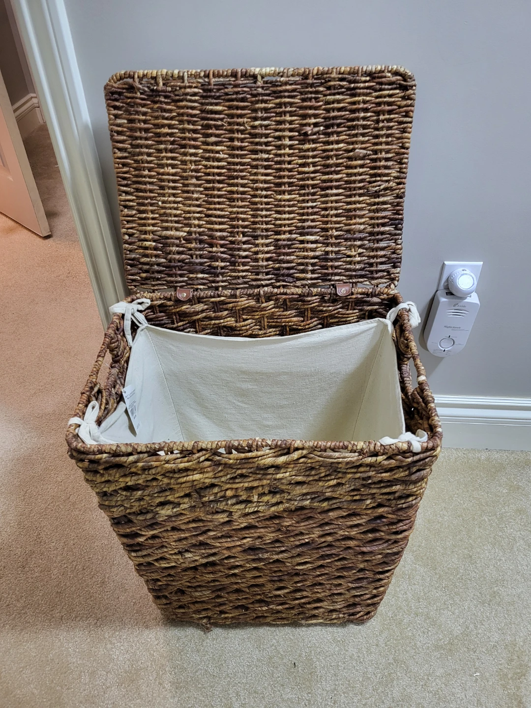 Laundry Hamper with Lid