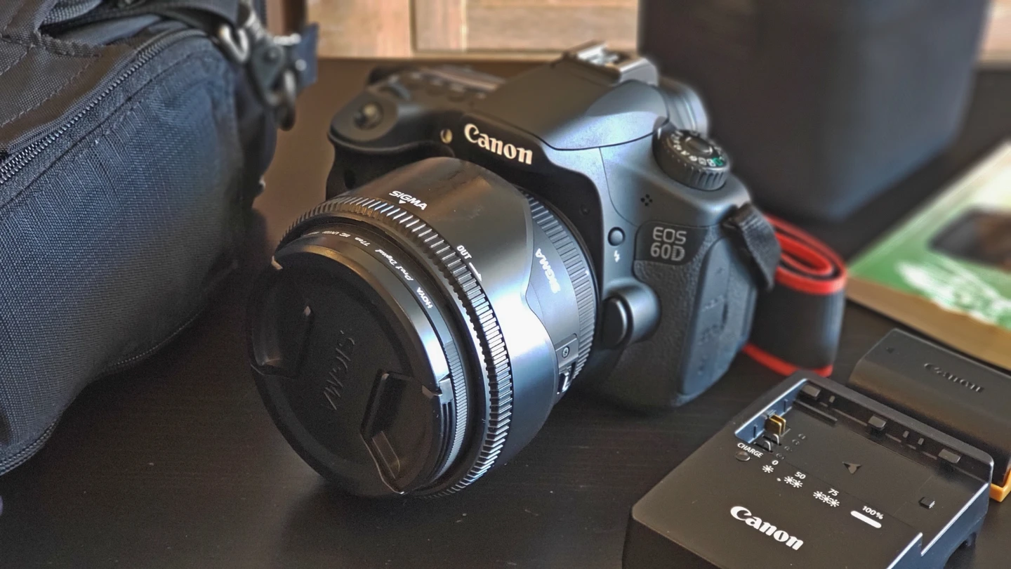 Canon 60D with Sigma 50mm f/1.4 Lens - photo 2