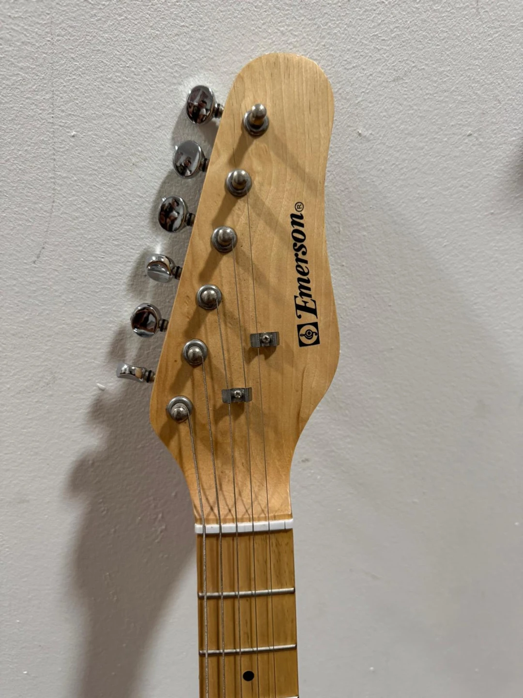 Emerson Electric Guitar - photo 3