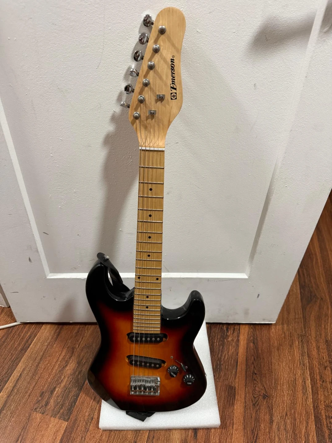 Emerson Electric Guitar - photo 5