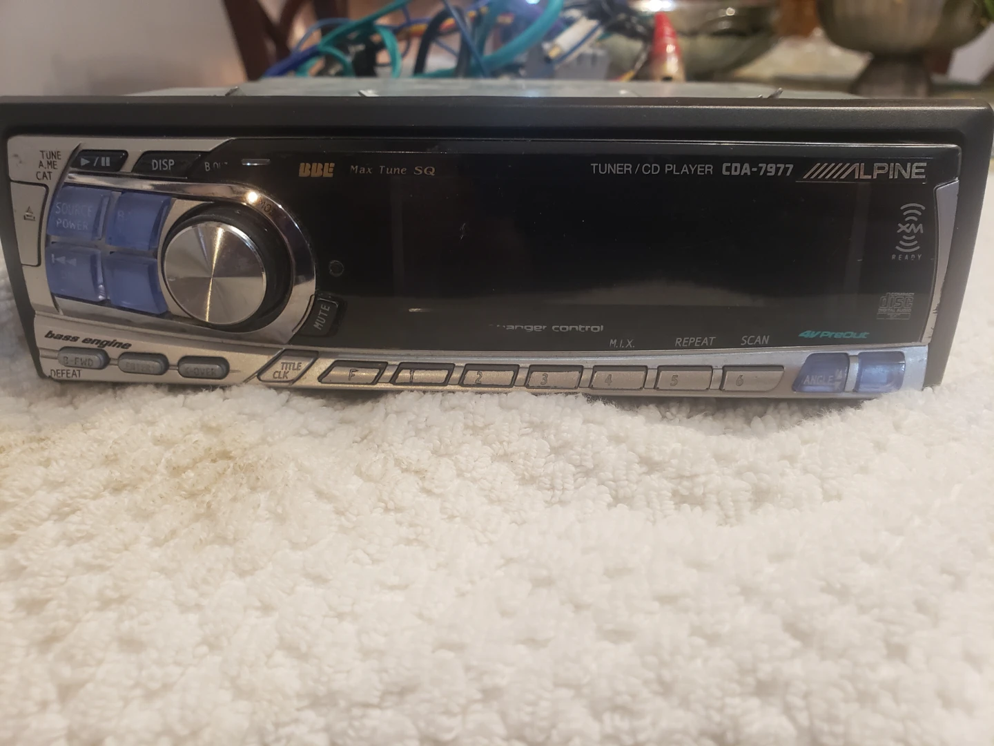 Alpine CDA-7977 Tuner/CD Player - photo 4