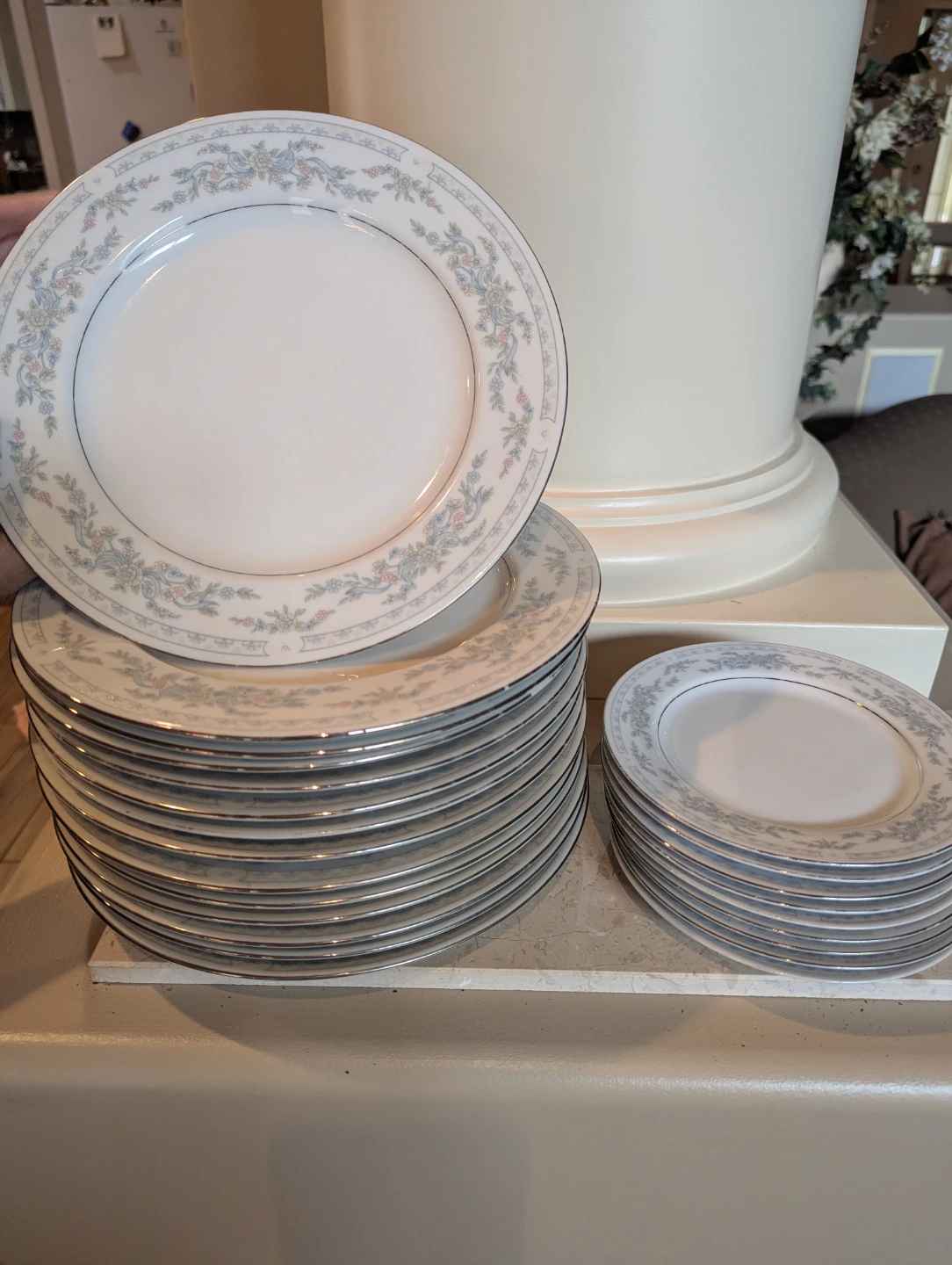 Dinnerware Set with Floral Design - photo 3