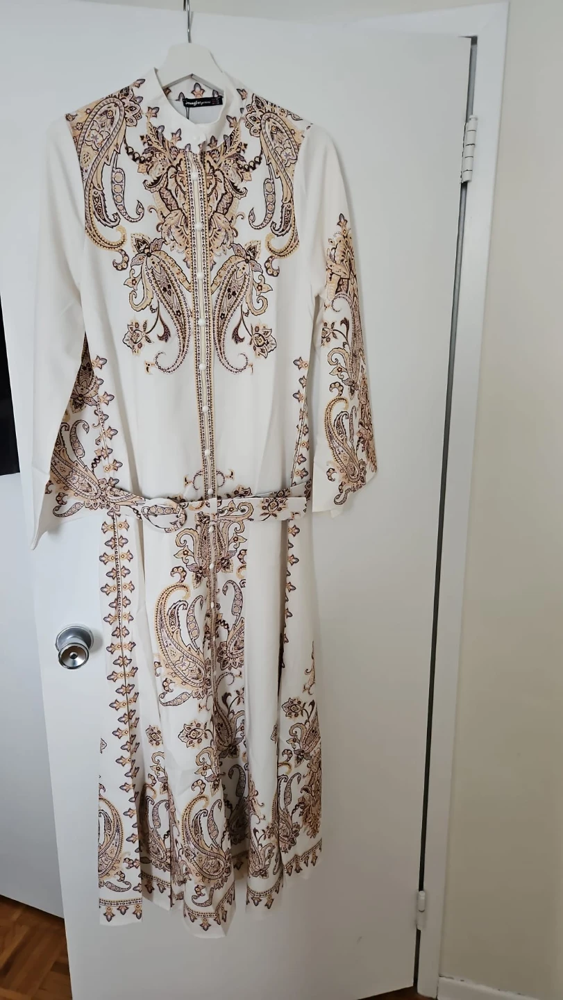 White Paisley Print Maxi Dress with Belt - photo 2