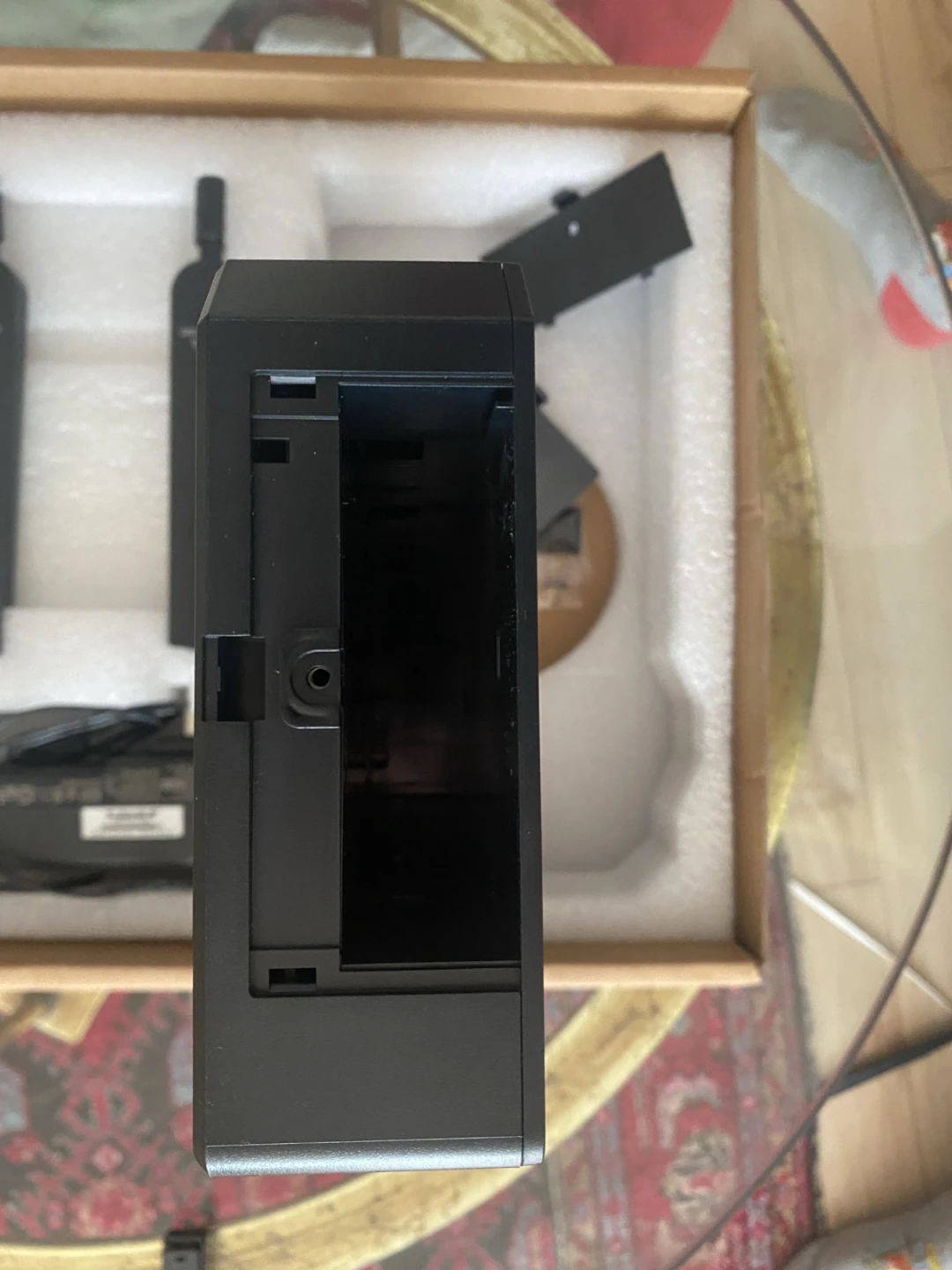 Cradlepoint e100-C7C 5G router - photo 2