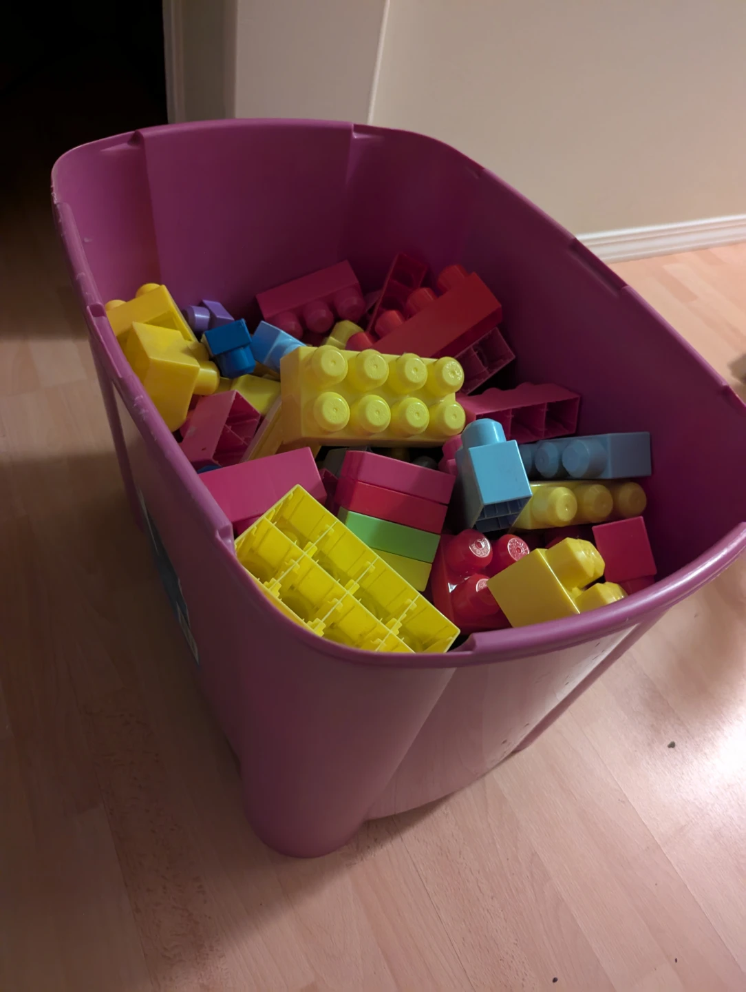 Used Bin of mega bloks NOT SURE HOW MANY ARE THERE