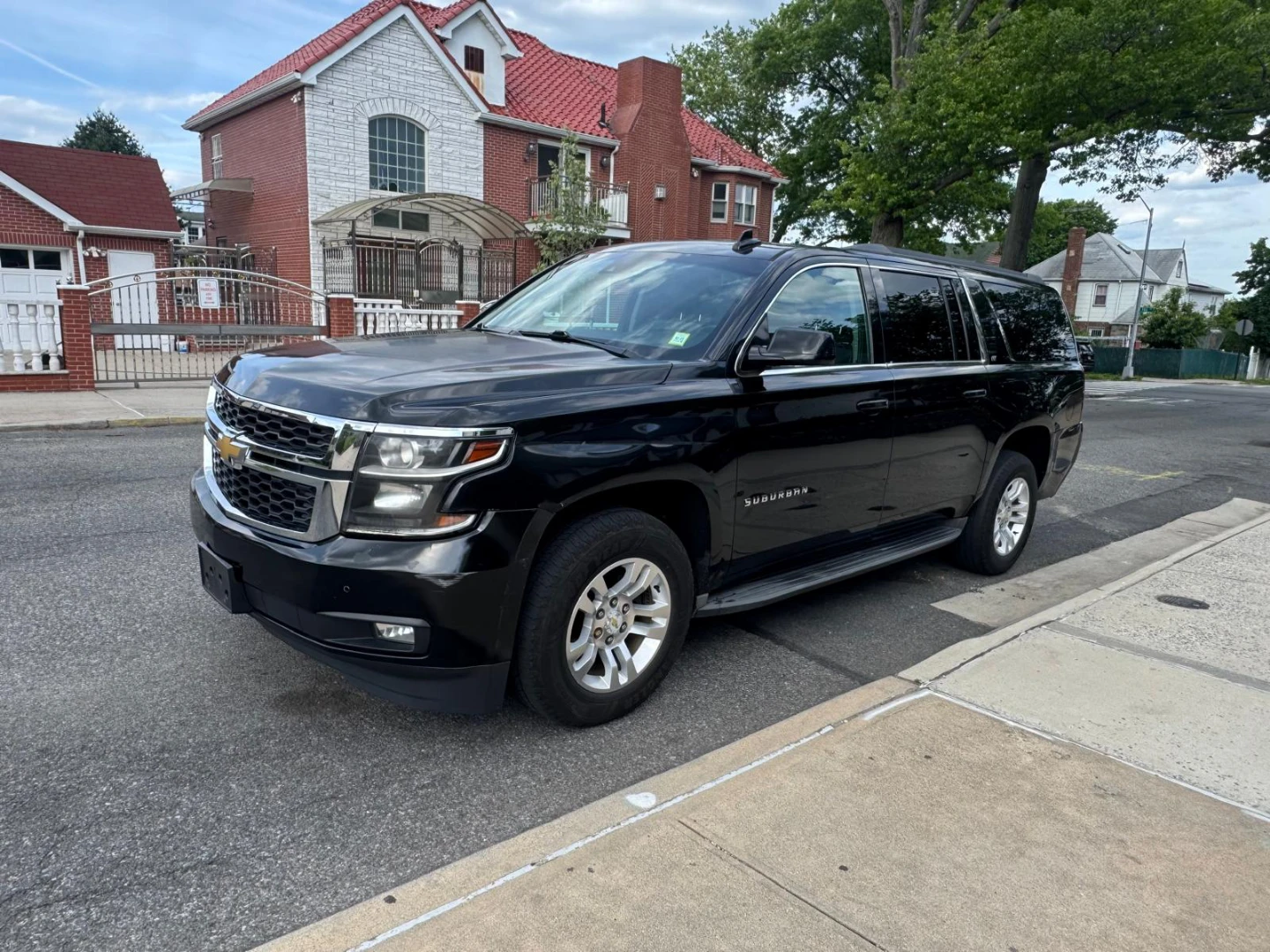 2015 CHEVY SUBURBAN 1500 LT 4WD - photo 3