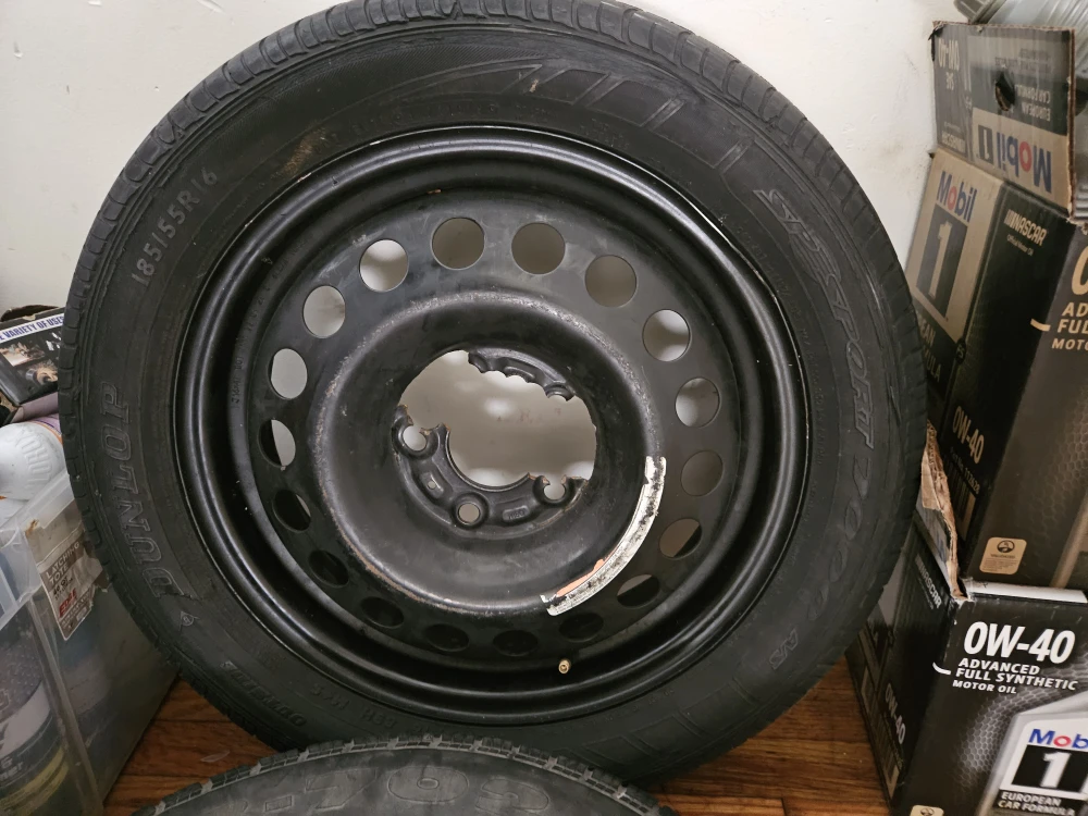 Dunlop 185/55R16 Tire with Rim