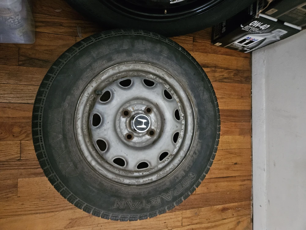 Dunlop 185/55R16 Tire with Rim - photo 2