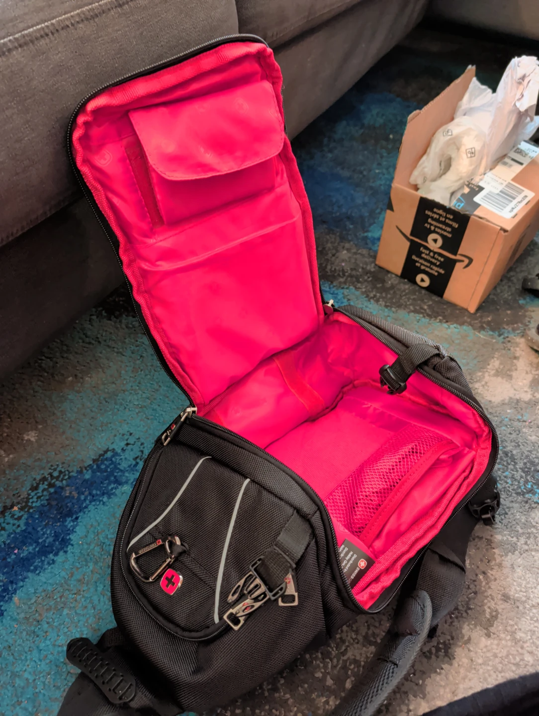 Black Swiss Gear Sling Backpack - photo 3