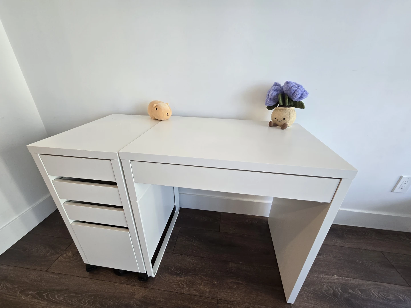 IKEA MICKE White Desk & Drawer