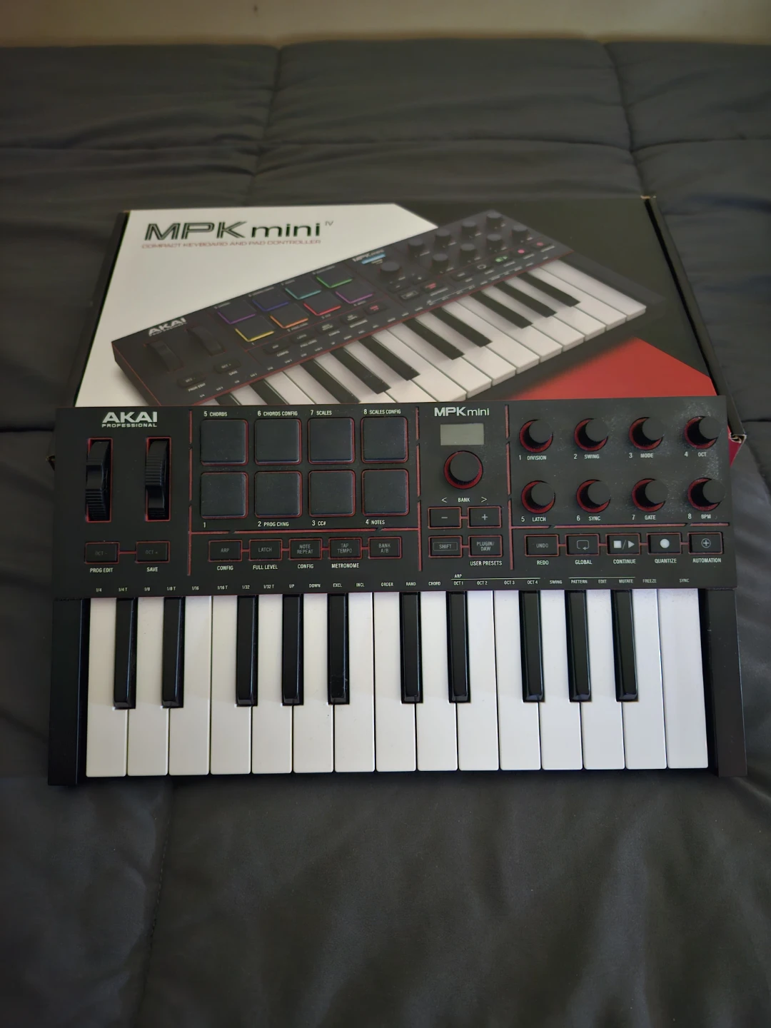 Akai MPK Mini IV Compact Keyboard and Pad Controller ⚽