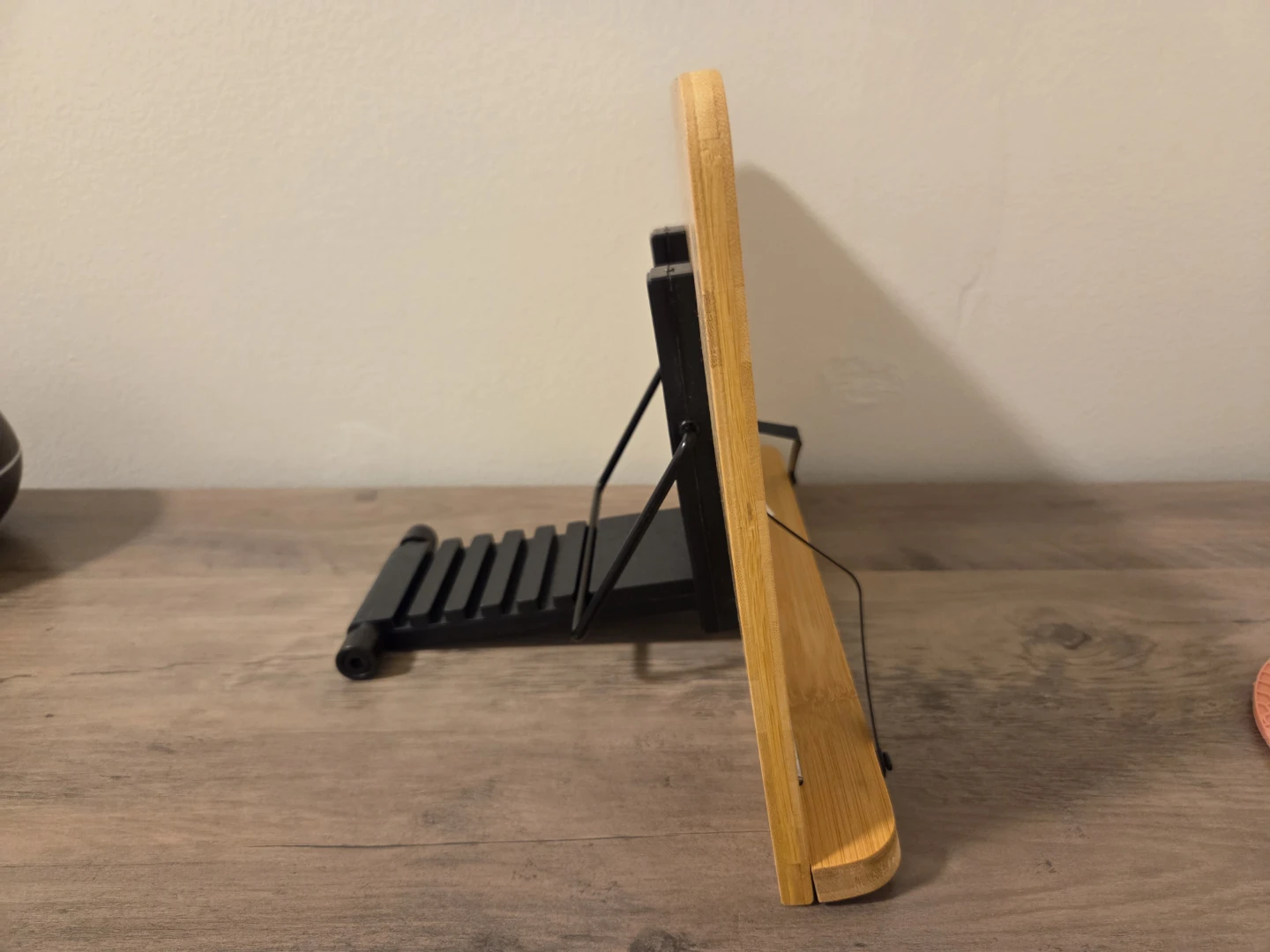 Readneer Bamboo Book Stand - photo 2