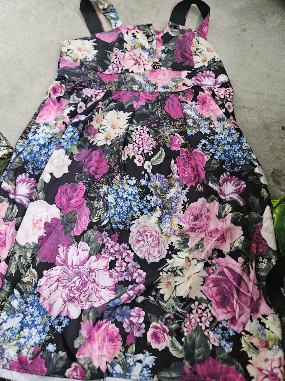 SHEIN CURVE+ Floral Maxi Dress,6x. Like 4/5 x