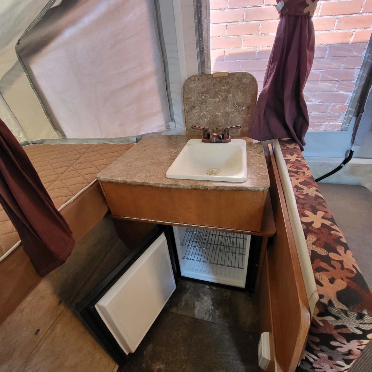 Palomino Pop-Up Camper - photo 4