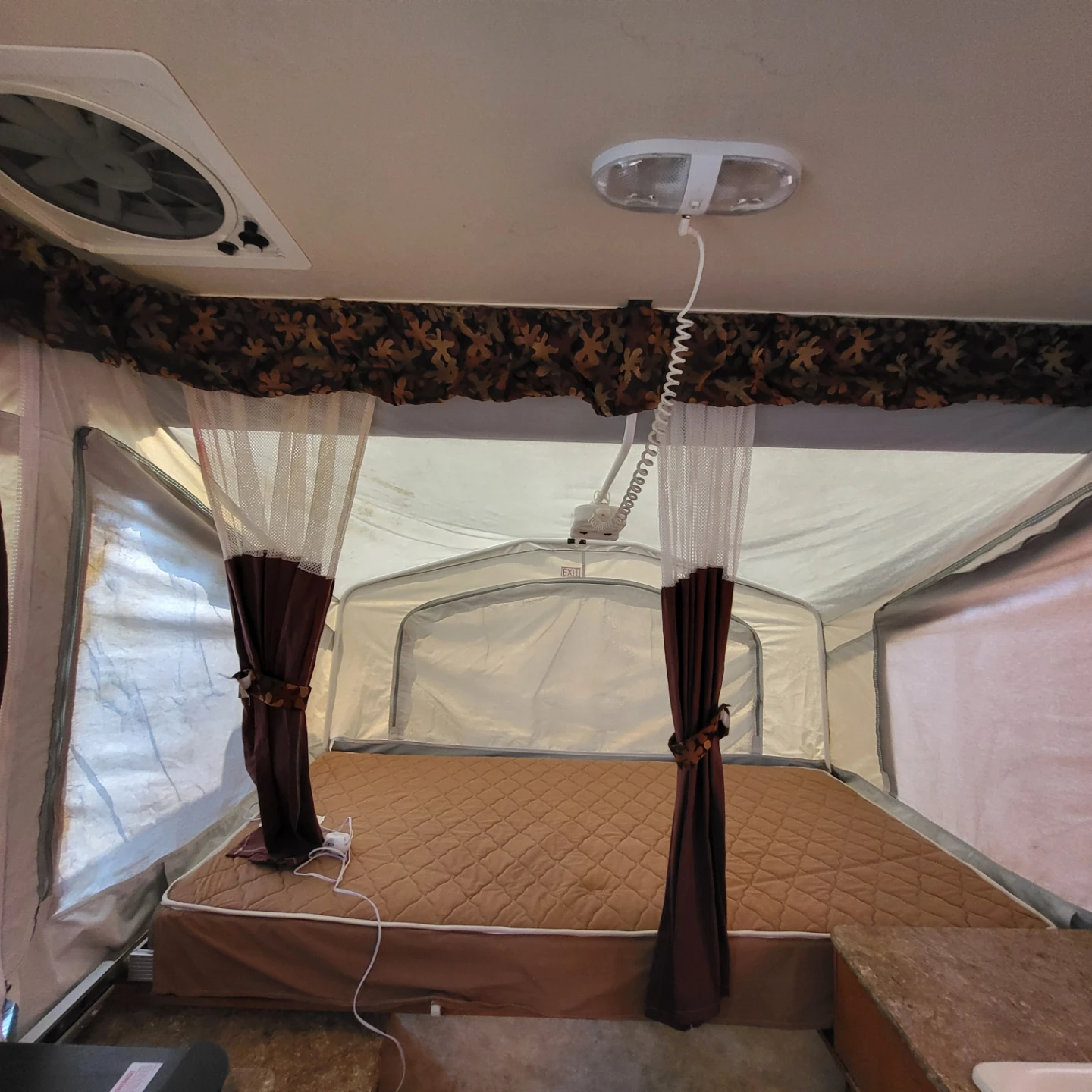 Palomino Pop-Up Camper - photo 5